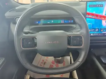 2025 Lynk & Co 900 с пробегом 32 000 км