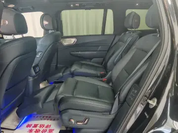 2025 Lynk & Co 900 с пробегом 32 000 км