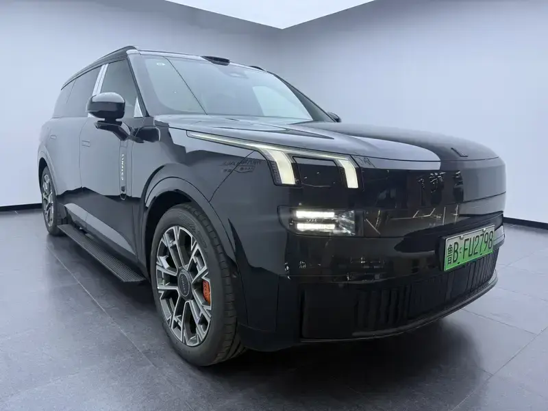 2025 Lynk & Co 900 с пробегом 100 км