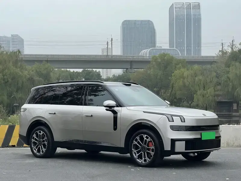 2025 Lynk & Co 900 с пробегом 24 000 км