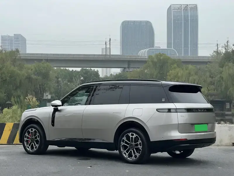 2025 Lynk & Co 900 с пробегом 24 000 км
