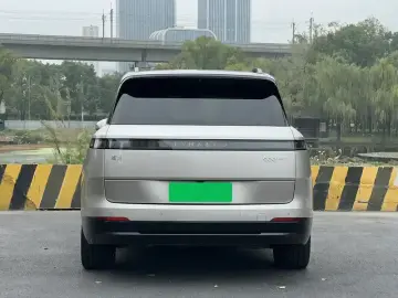 2025 Lynk & Co 900 с пробегом 24 000 км