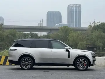 2025 Lynk & Co 900 с пробегом 24 000 км