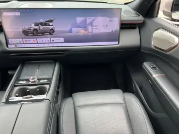 2025 Lynk & Co 900 с пробегом 24 000 км