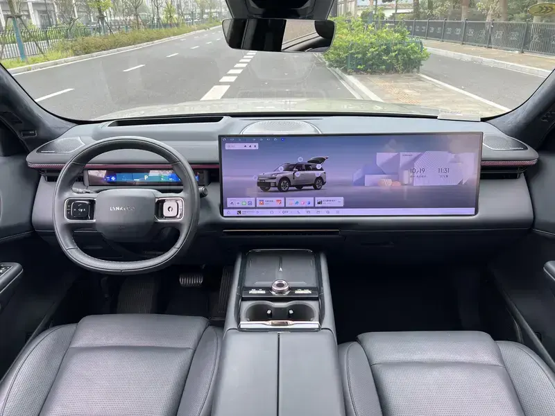 2025 Lynk & Co 900 с пробегом 24 000 км
