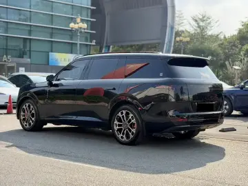 2025 Lynk & Co 900 с пробегом 25 000 км