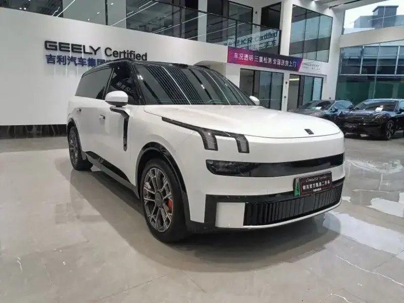 2025 Lynk & Co 900 с пробегом 32 000 км