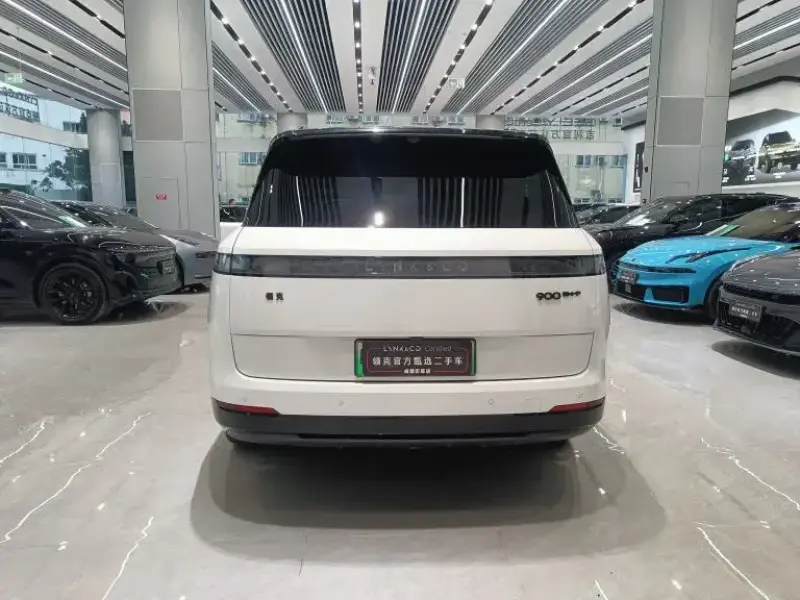 2025 Lynk & Co 900 с пробегом 32 000 км