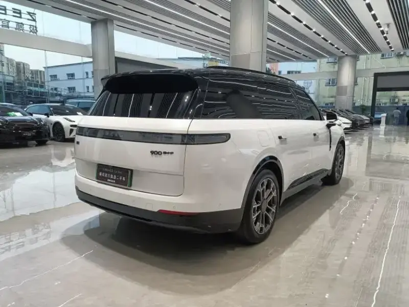 2025 Lynk & Co 900 с пробегом 32 000 км