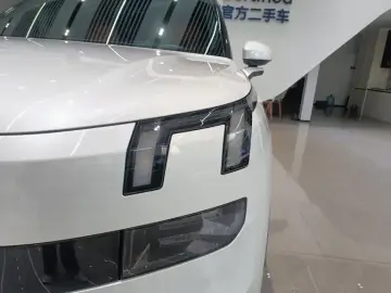 2025 Lynk & Co 900 с пробегом 32 000 км
