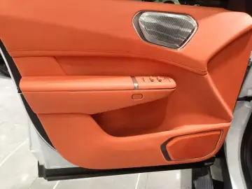 2025 Lynk & Co 900 с пробегом 32 000 км