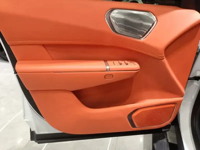 2025 Lynk & Co 900 с пробегом 32 000 км