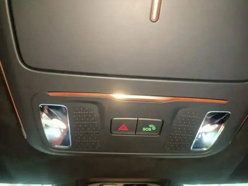 2025 Lynk & Co 900 с пробегом 32 000 км