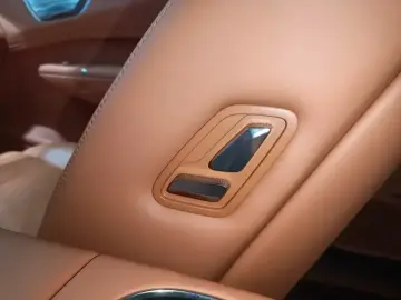 2025 Lynk & Co 900 с пробегом 32 000 км