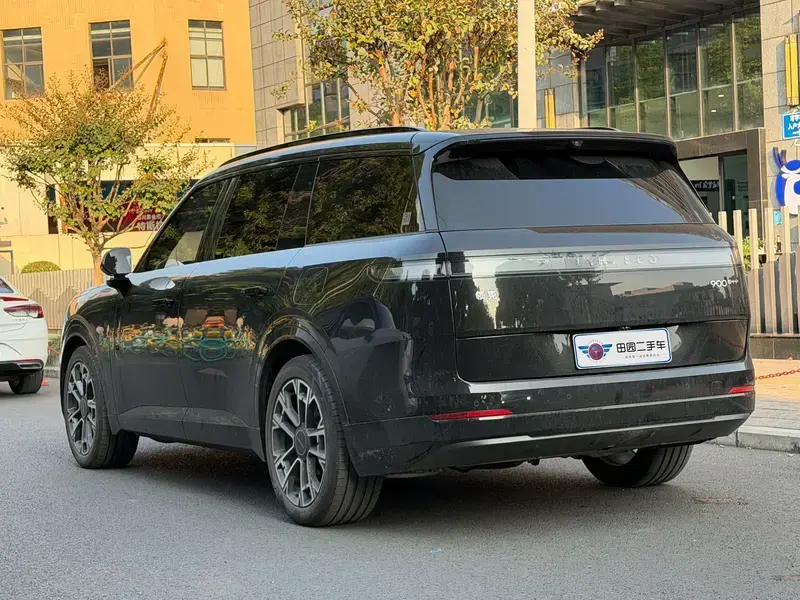 2025 Lynk & Co 900 с пробегом 25 000 км