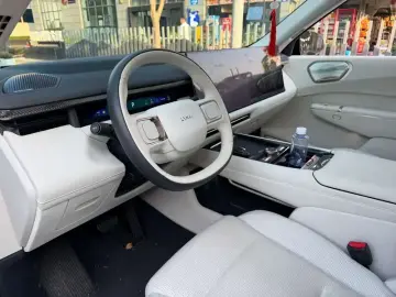 2025 Lynk & Co 900 с пробегом 25 000 км