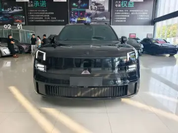 2025 Lynk & Co 900 с пробегом 18 000 км