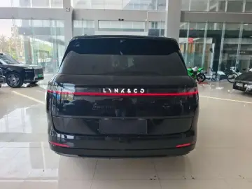 2025 Lynk & Co 900 с пробегом 18 000 км
