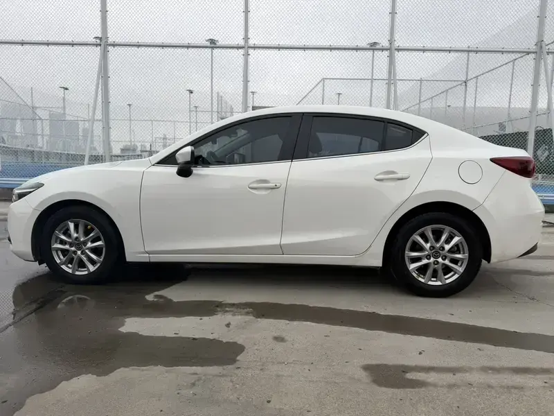 2017 Mazda Axela с пробегом 173 000 км