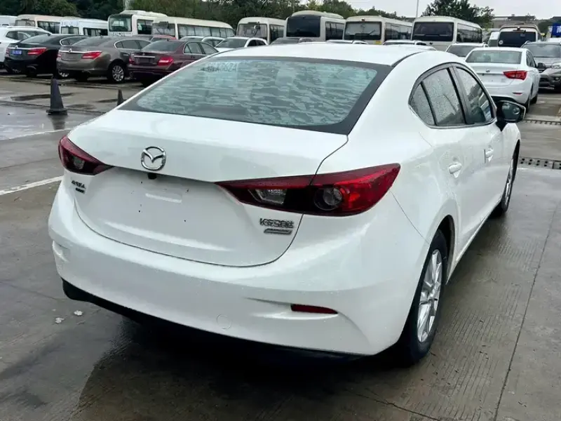 2016 Mazda Axela с пробегом 40 000 км