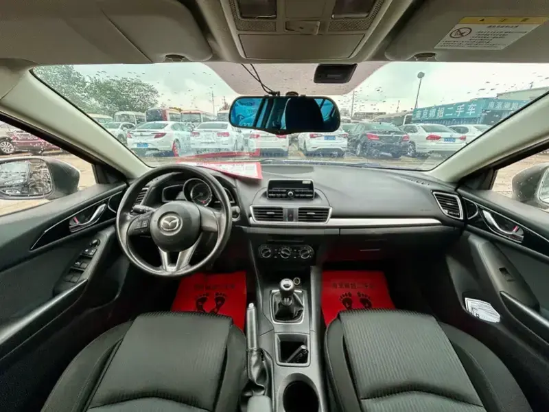 2016 Mazda Axela с пробегом 40 000 км