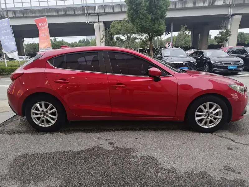2016 Mazda Axela с пробегом 88 000 км