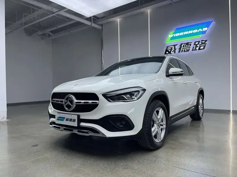 2023 Mercedes-Benz GLA с пробегом 17 500 км