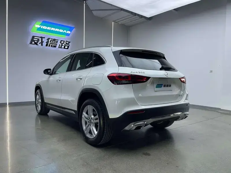2023 Mercedes-Benz GLA с пробегом 17 500 км