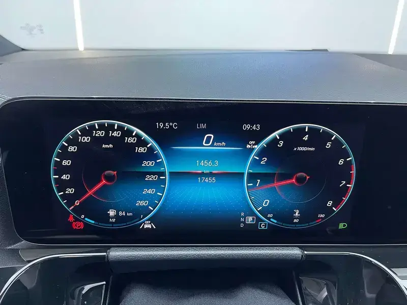 2023 Mercedes-Benz GLA с пробегом 17 500 км