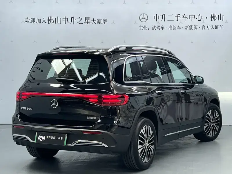 2025 Mercedes-Benz EQB с пробегом 14 000 км