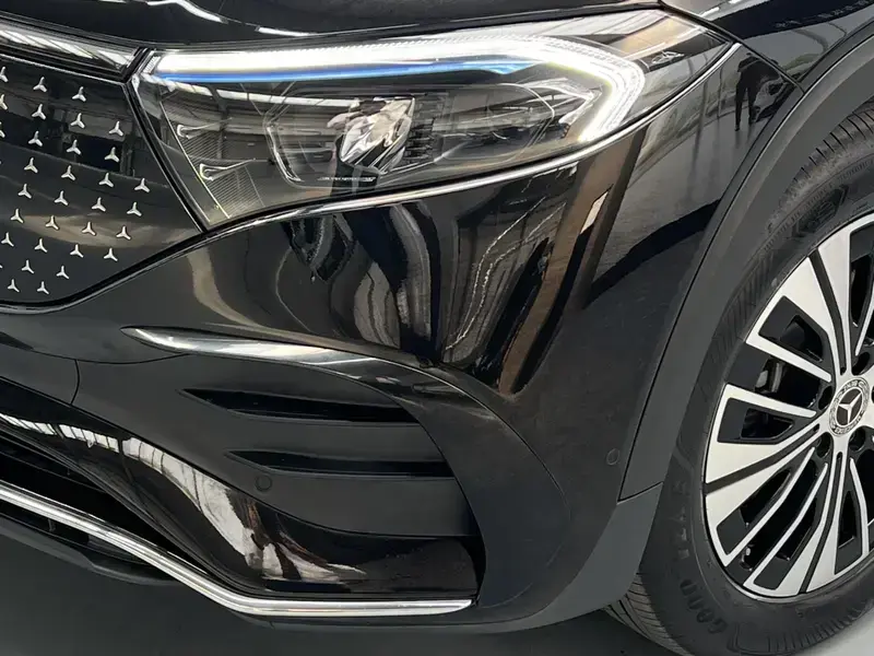 2025 Mercedes-Benz EQB с пробегом 14 000 км