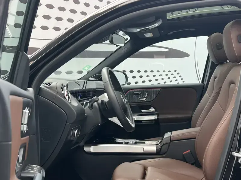 2025 Mercedes-Benz EQB с пробегом 14 000 км