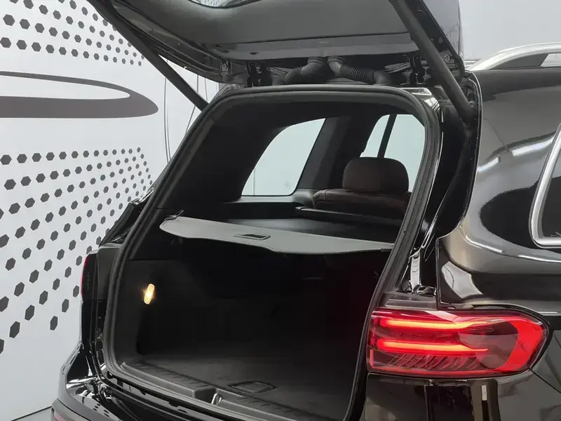 2025 Mercedes-Benz EQB с пробегом 14 000 км