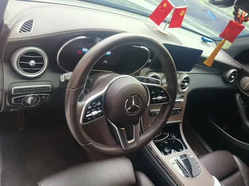 2022 Mercedes-Benz GLC с пробегом 125 900 км