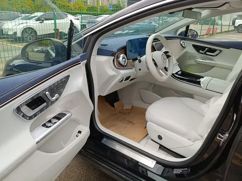 2025 Mercedes-Benz EQE с пробегом 100 км
