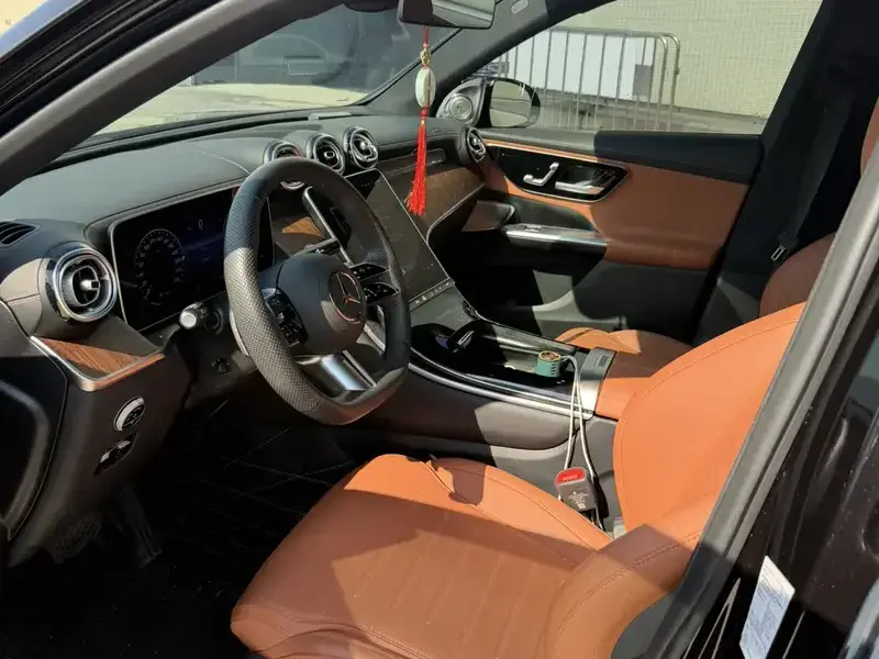 2025 Mercedes-Benz GLC с пробегом 29 000 км