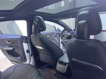 2022 Mercedes-Benz EQE с пробегом 110 000 км