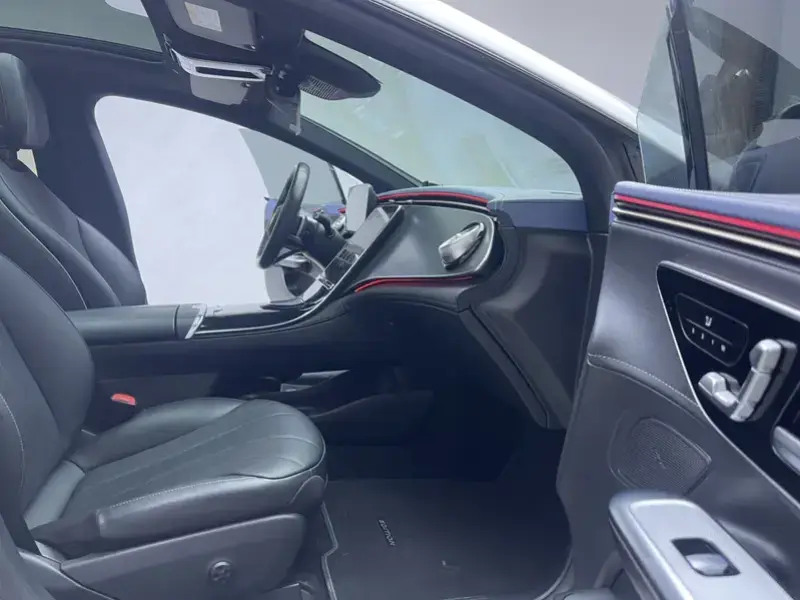 2022 Mercedes-Benz EQE с пробегом 110 000 км