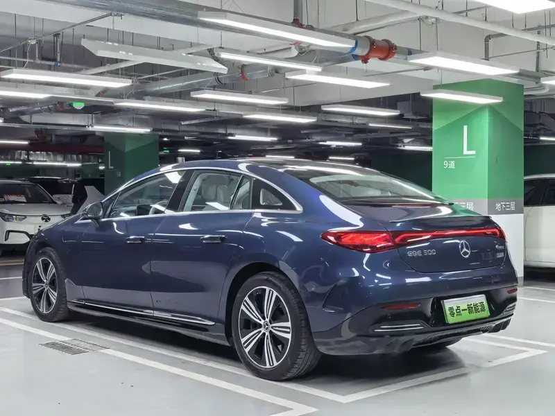 2025 Mercedes-Benz EQE с пробегом 21 800 км