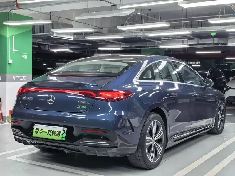 2025 Mercedes-Benz EQE с пробегом 21 800 км