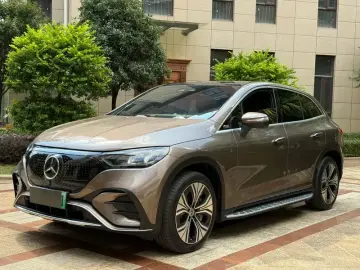 Mercedes-Benz EQE SUV