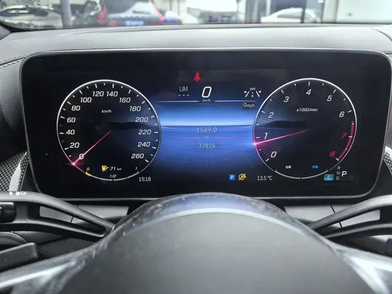 2023 Mercedes-Benz GLC с пробегом 32 000 км