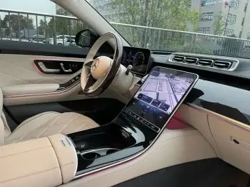 2025 Mercedes-Benz Maybach S-Класс с пробегом 9 700 км