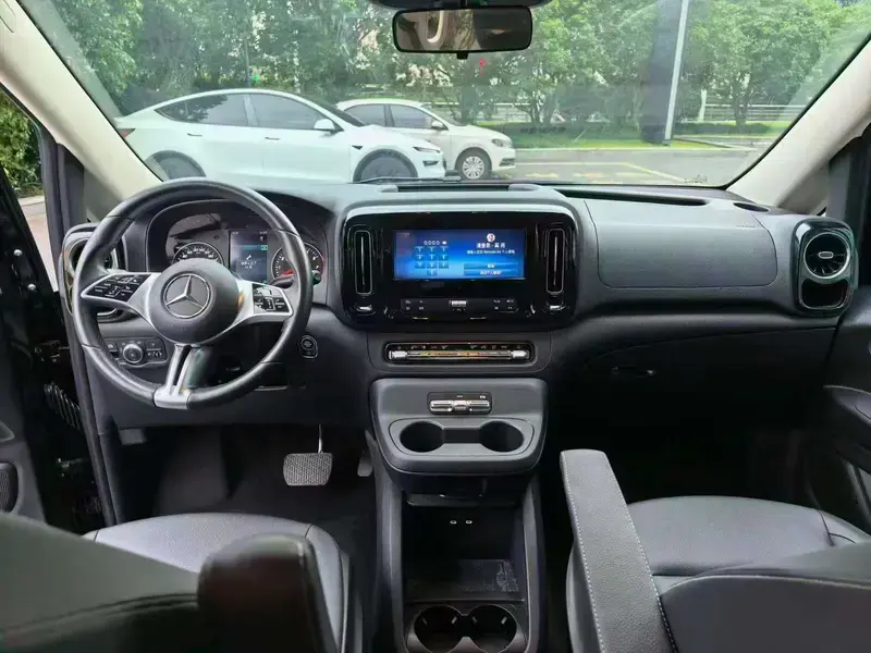 2024 Mercedes-Benz Vito с пробегом 7 900 км