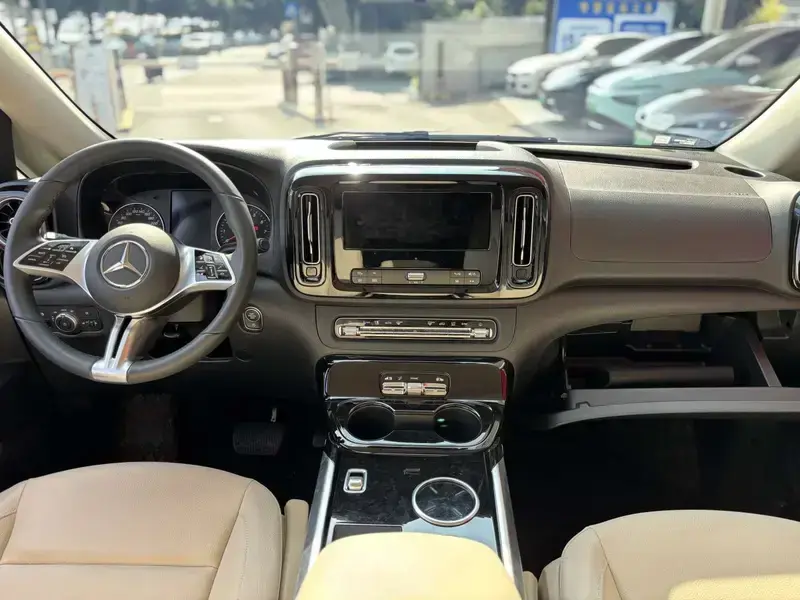 2024 Mercedes-Benz Vito с пробегом 15 000 км