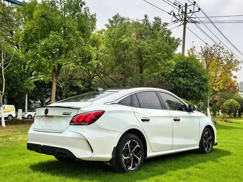 2022 MG 5 Scorpio с пробегом 18 000 км