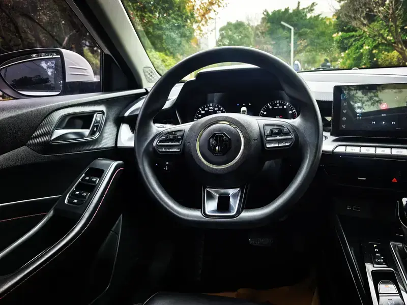 2022 MG 5 Scorpio с пробегом 18 000 км
