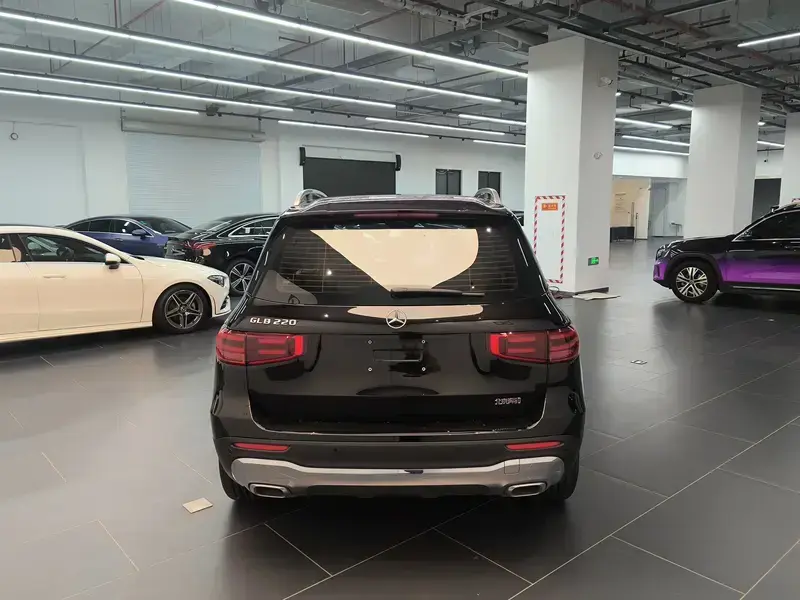 2025 Mercedes-Benz GLB с пробегом 9 400 км