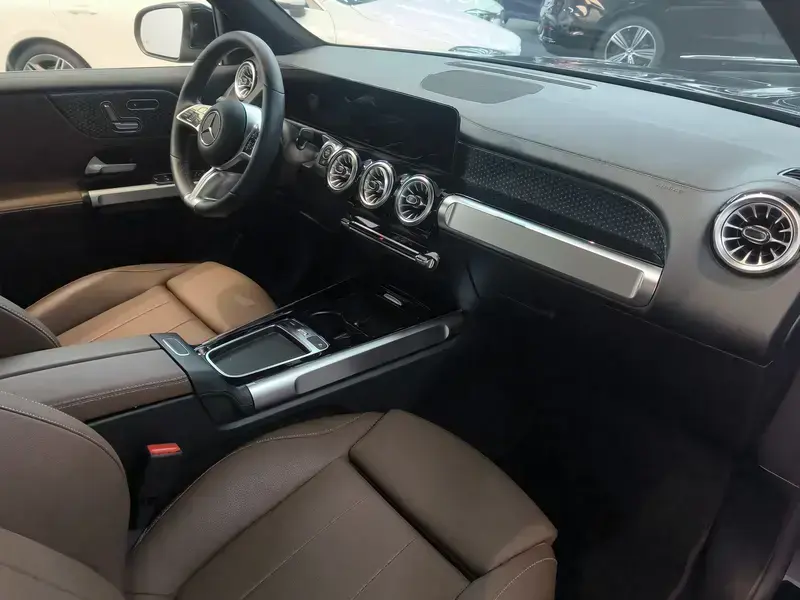 2025 Mercedes-Benz GLB с пробегом 9 400 км