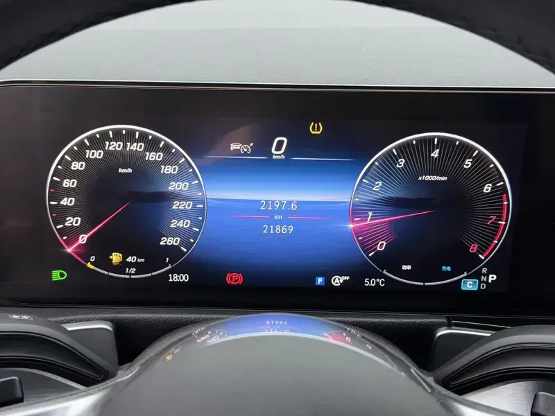 2024 Mercedes-Benz GLB с пробегом 21 000 км